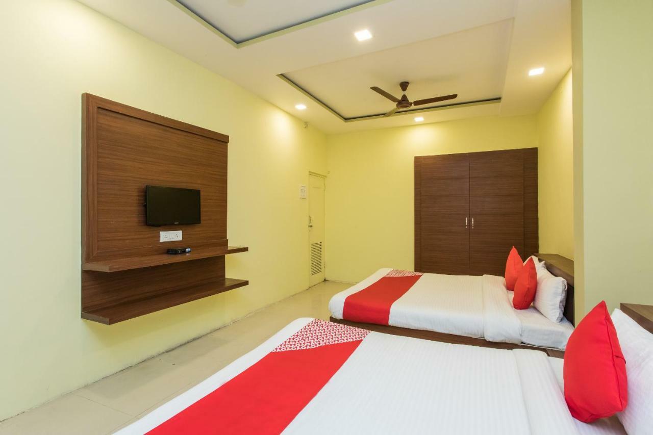 Oyo 17161 Hotel Mahalaxmi Ujjain Esterno foto